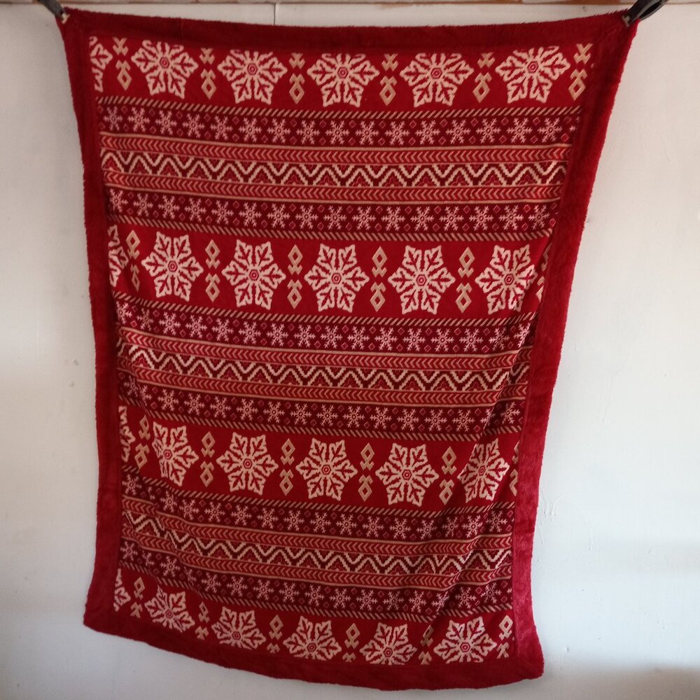 throw blanket 60 inch X 47 inch 100% polyester